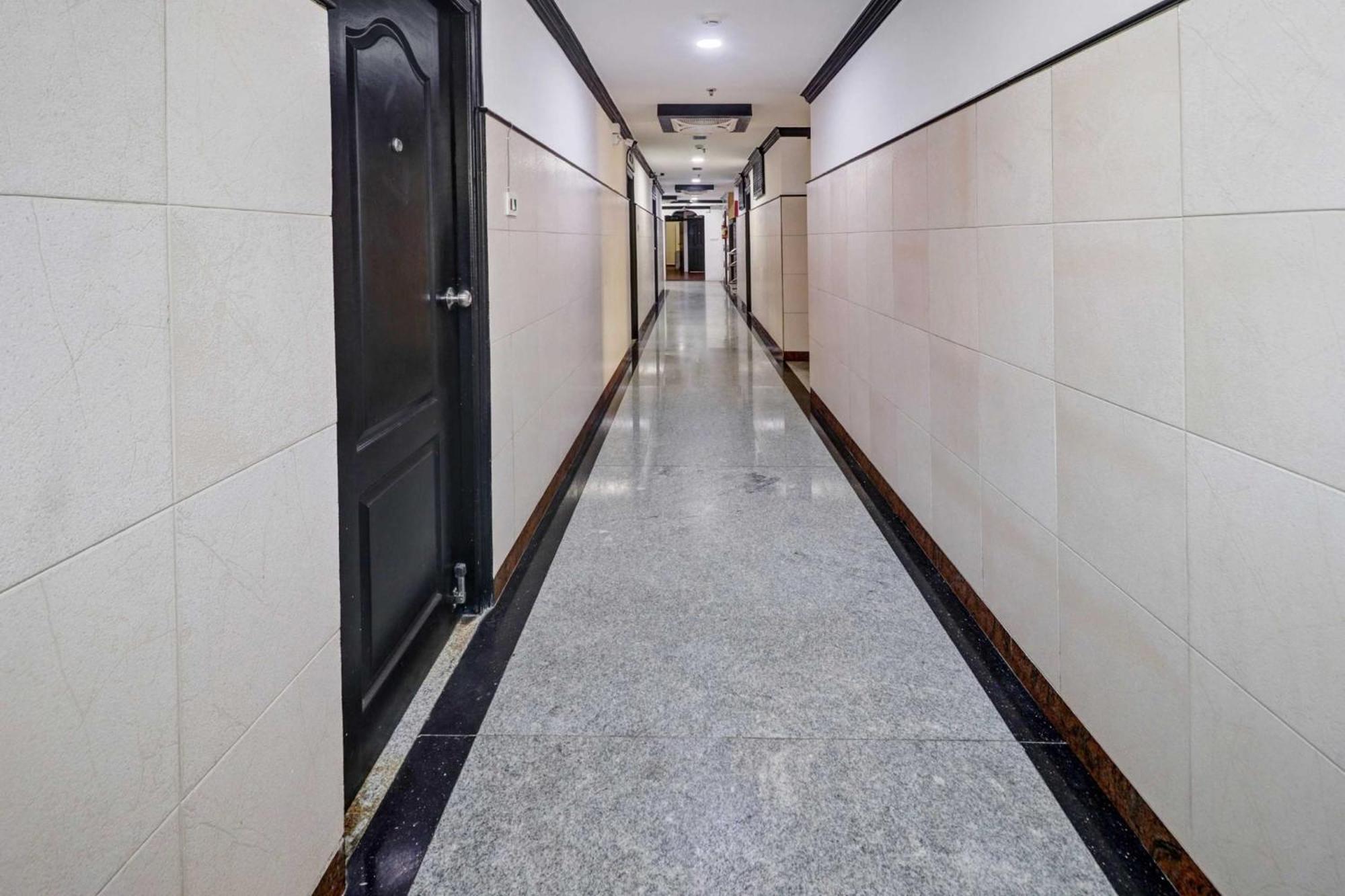 Collection O Sabharwal Residency Near Lalbagh Botanical Garden Bangalore