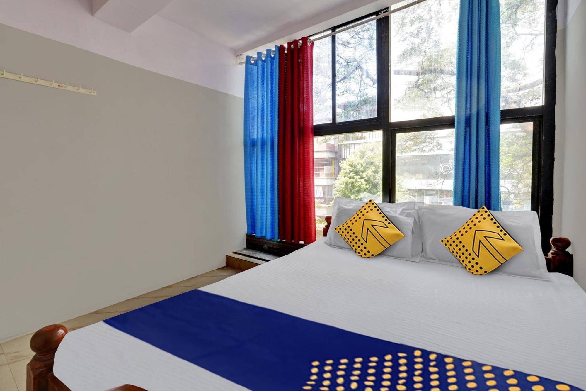 Spot On Canton And Boarding Hotel