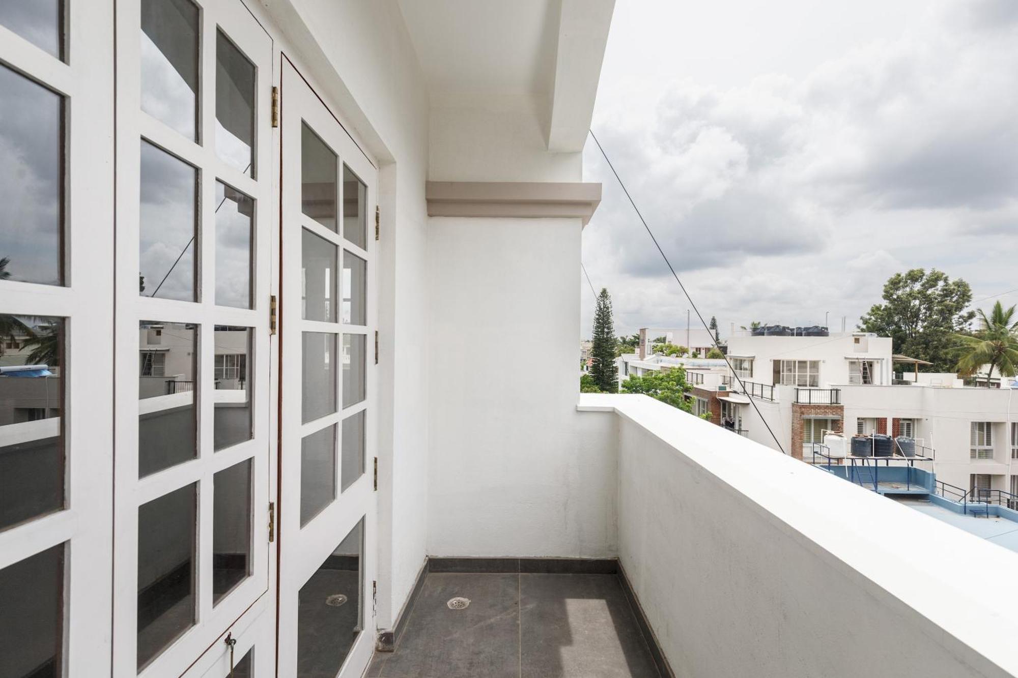 Onyx 303 By Stayjade 3bhk Ac Nr Mg Road Apartment Bangalore