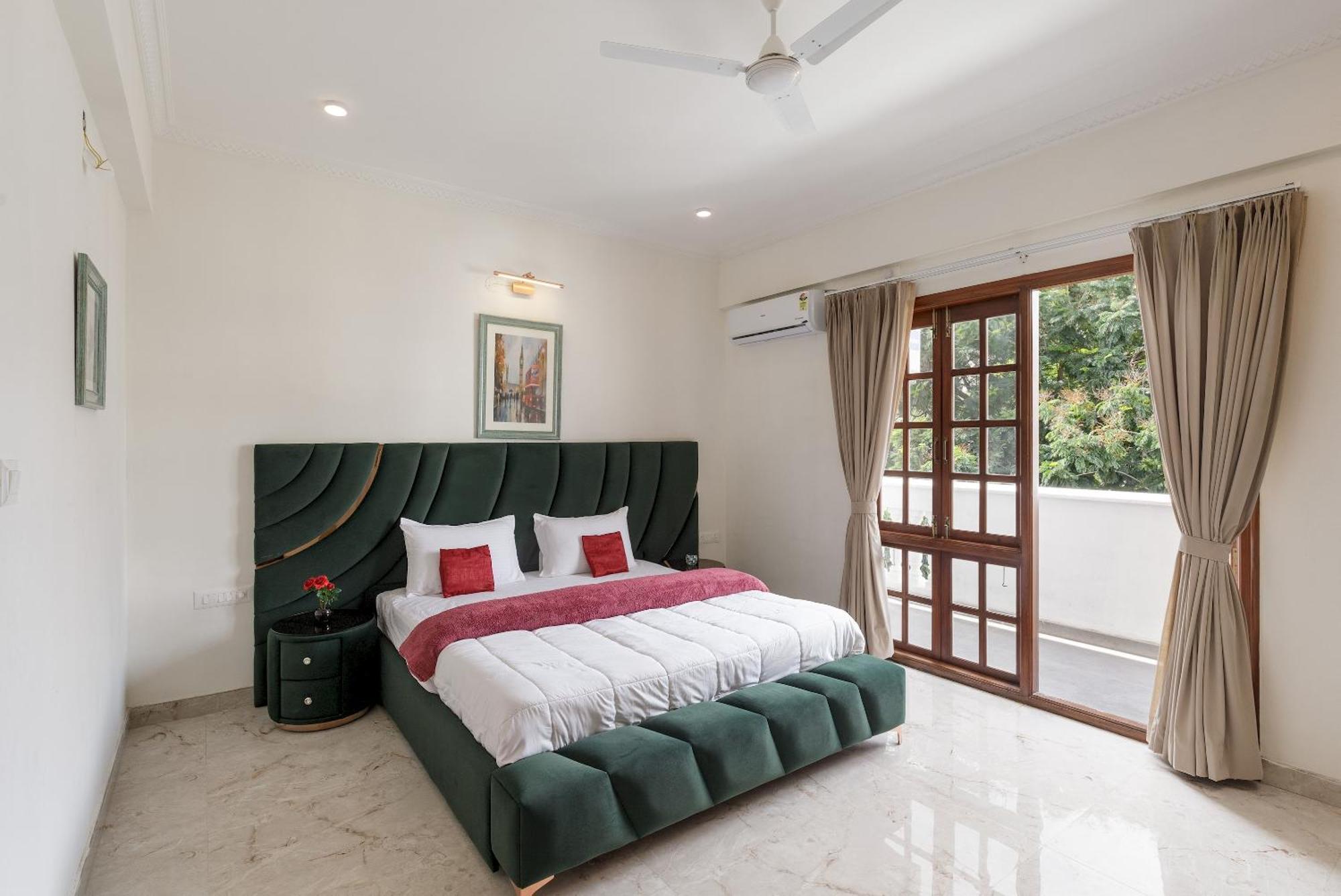 Onyx 303 By Stayjade 3bhk Ac Nr Mg Road *