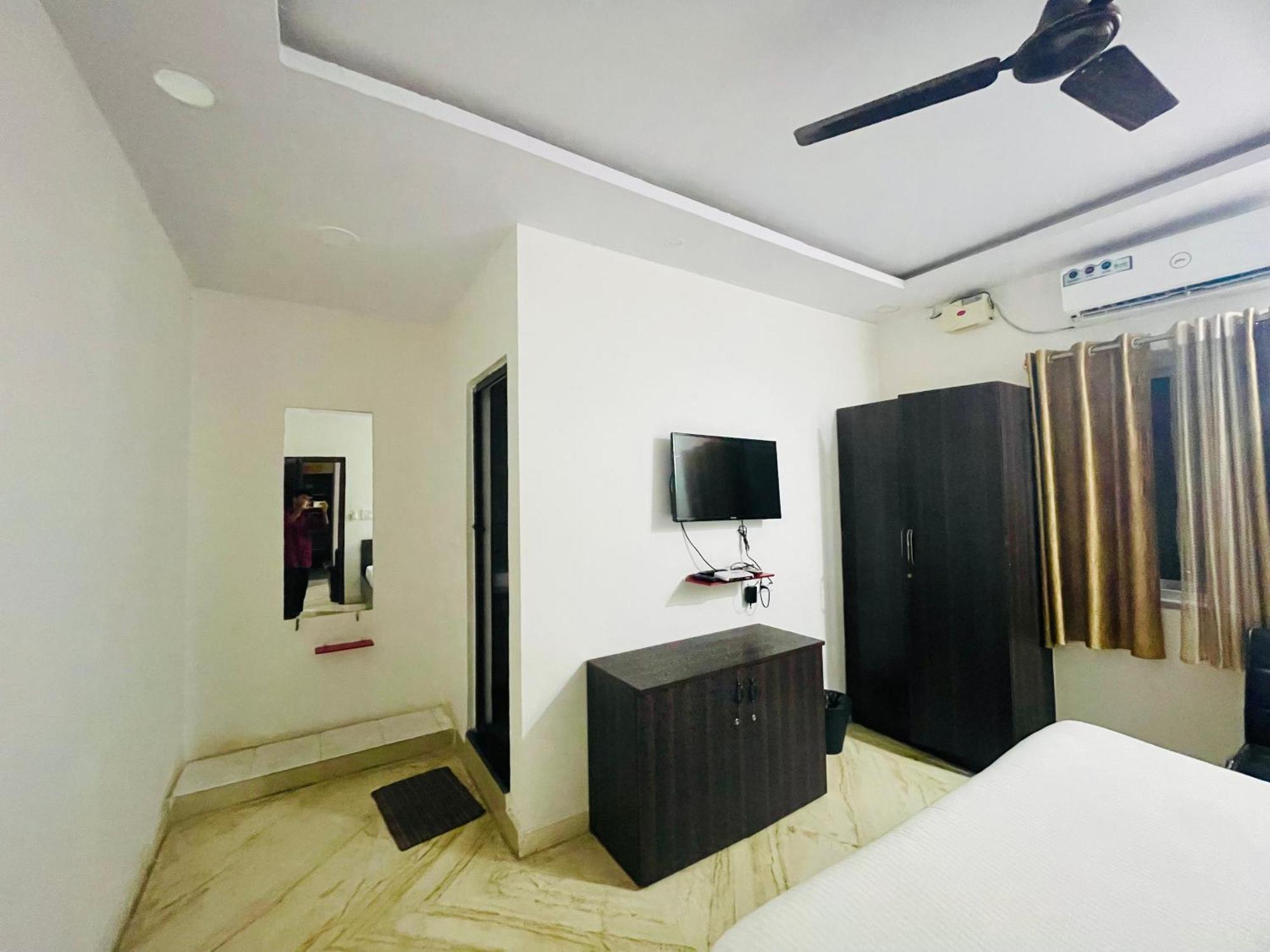 Hotel Rahat Comforts