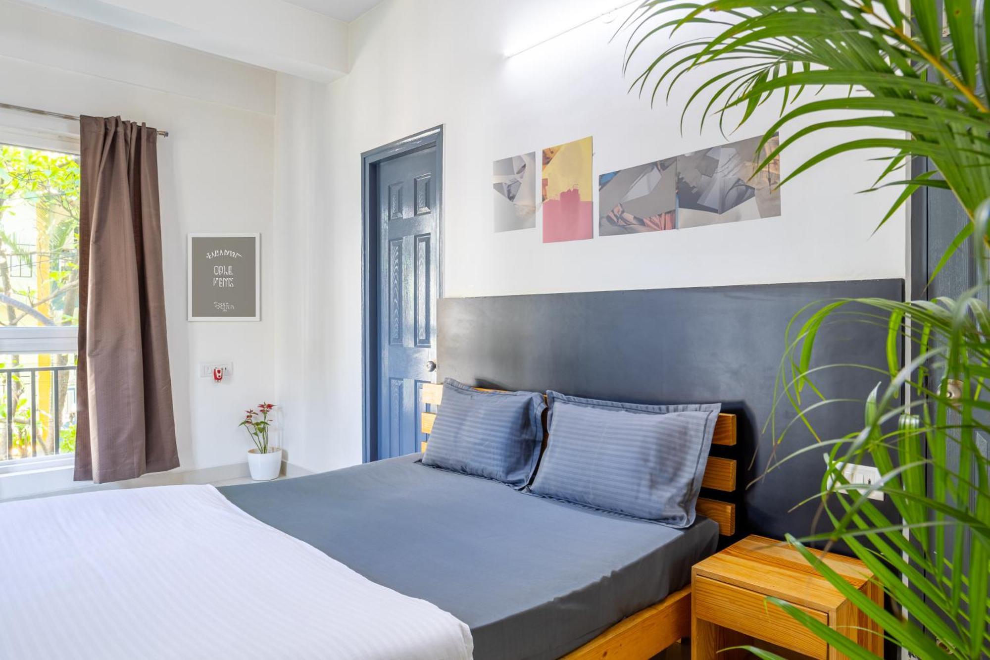 Housr Friday Hotel