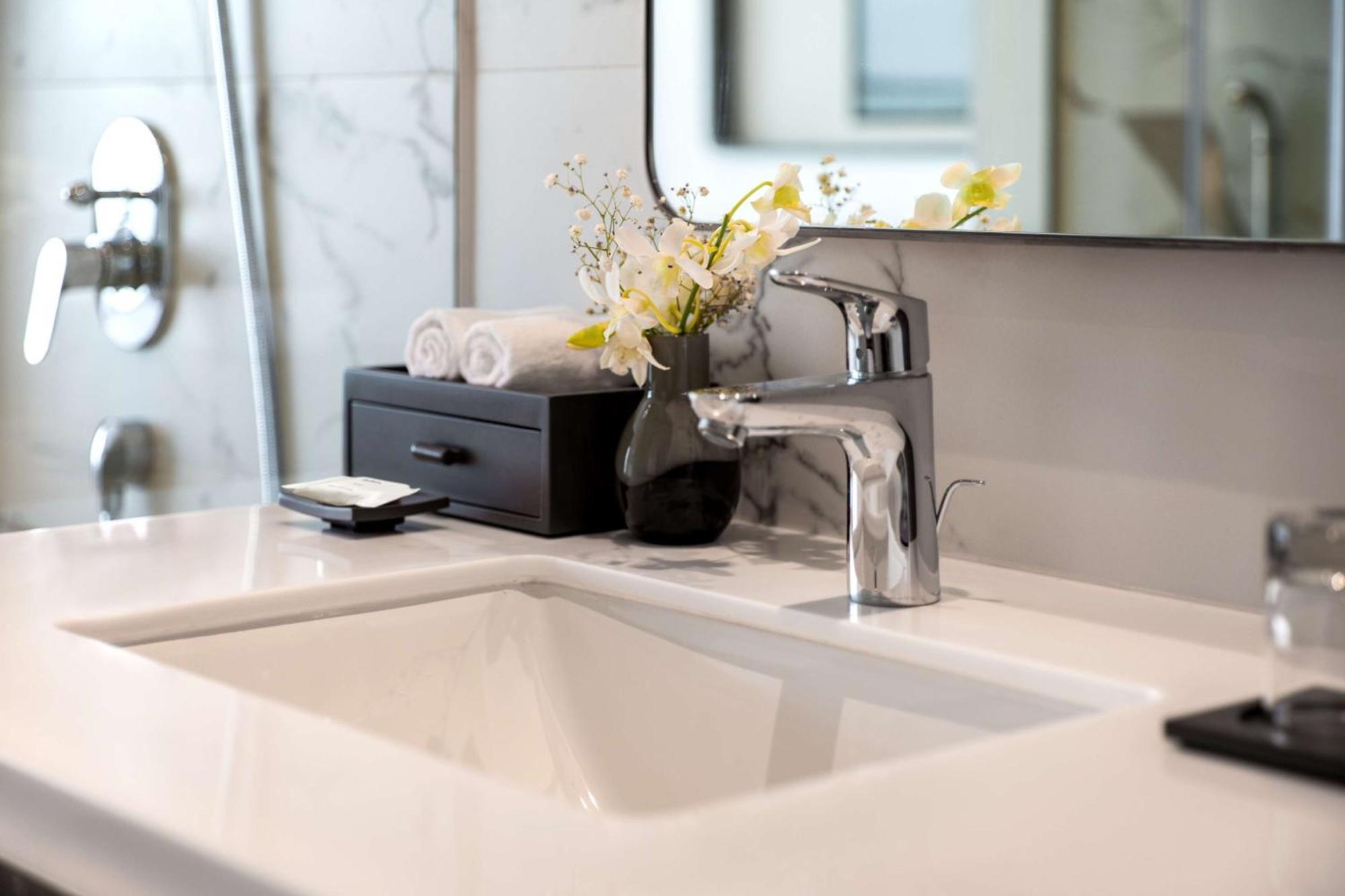 Radisson Blu Outer Ring Road Hotel 5*