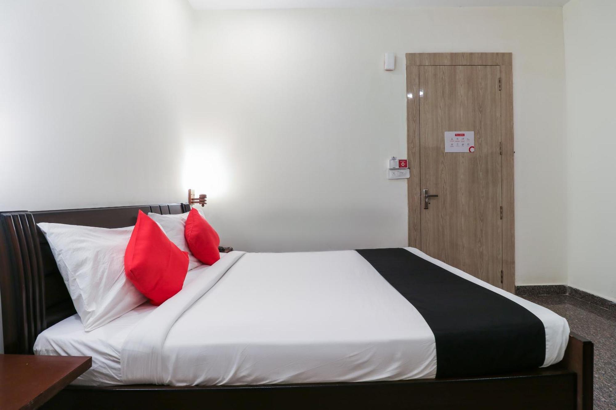 Hotel Capital O Gn Bangalore