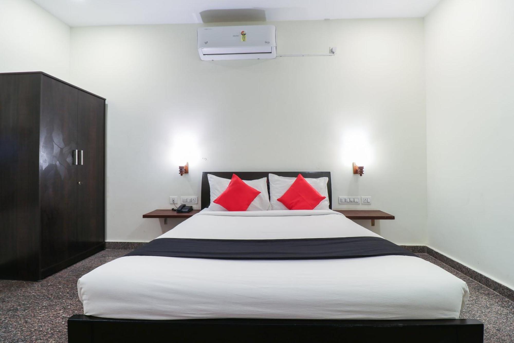 Hotel Capital O Gn Bangalore