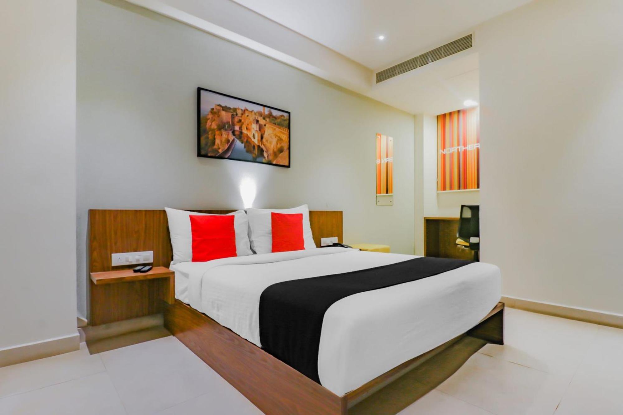 Capital O Royal Keys Near Brookfield Mall, Aecs Layout Hotel Bangalore