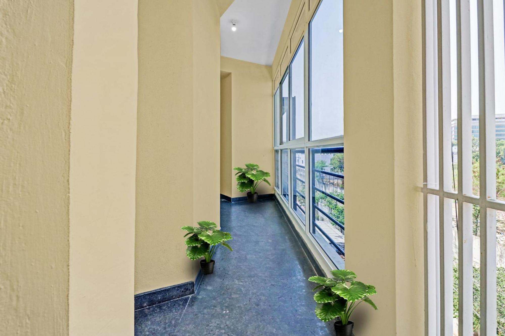 Super O Mn Residency Near Ragigudda Sri Prasanna Anjaneyaswamy Temple Hotel 3*