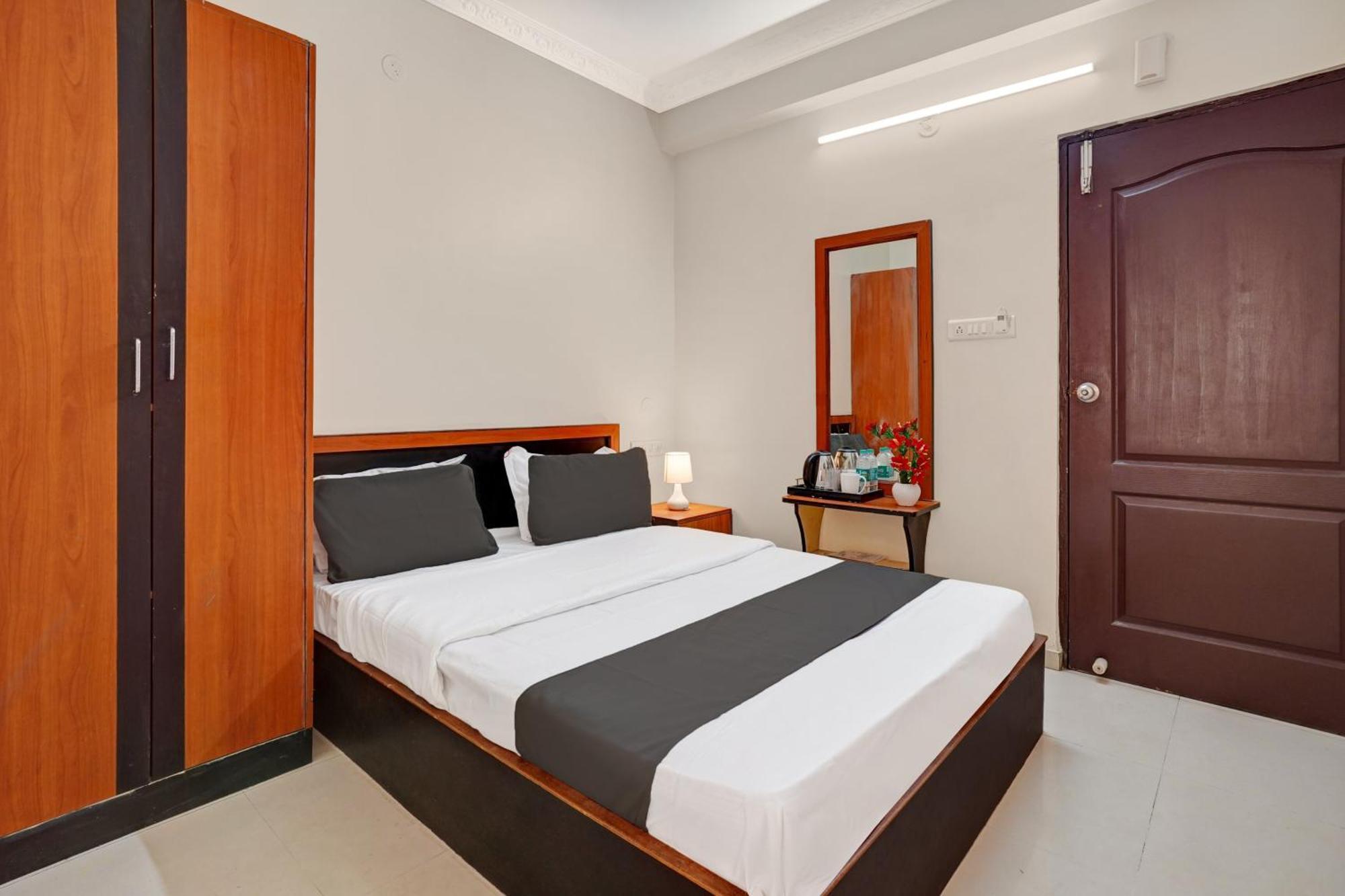 Spot On King Residency Hotel 2*