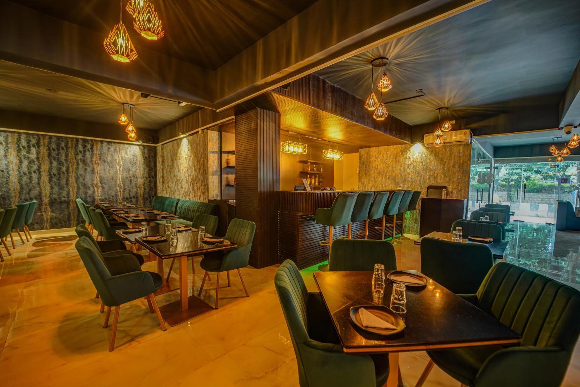 Hotel The Emerald Bangalore