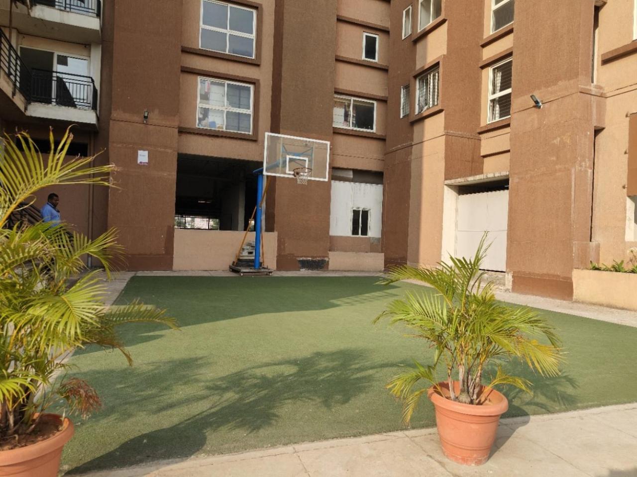 Apartment Spacious 3bhk High Floor East With Full Equipped Kitchen- 26a *