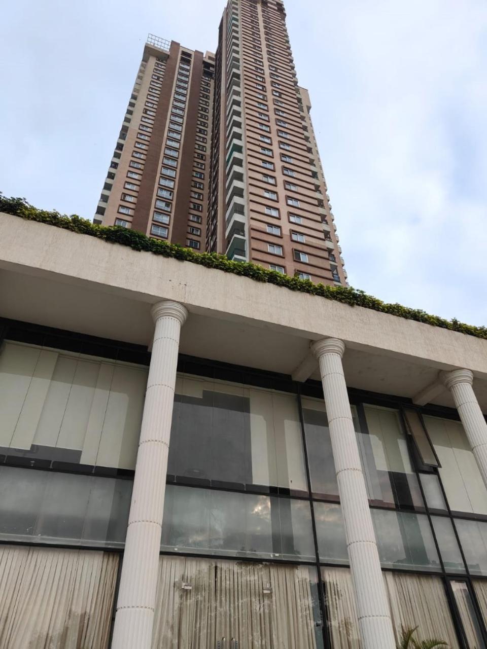 Apartment Spacious 3bhk High Floor East With Full Equipped Kitchen- 26a