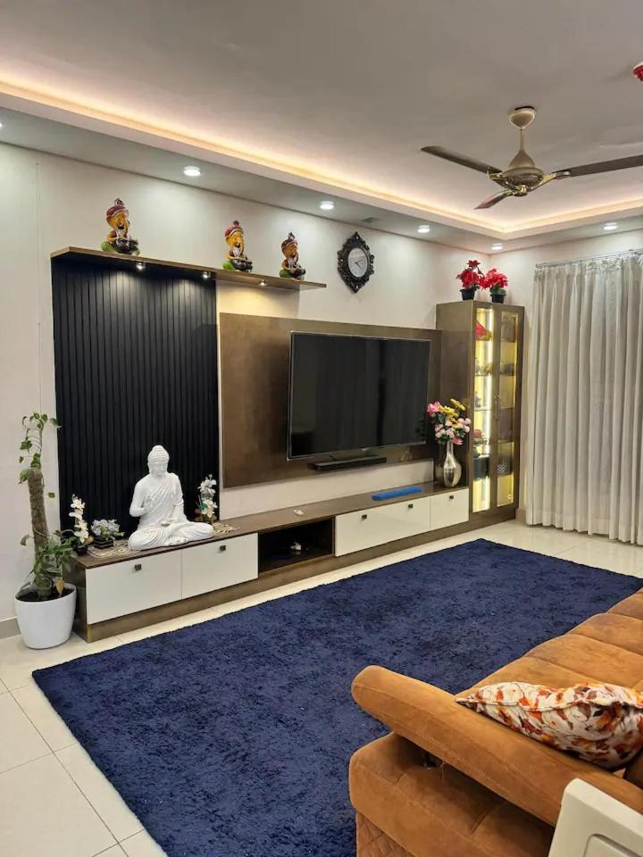 3bhk At High Flr Nanny, Free Wifi, Made Food 19b *