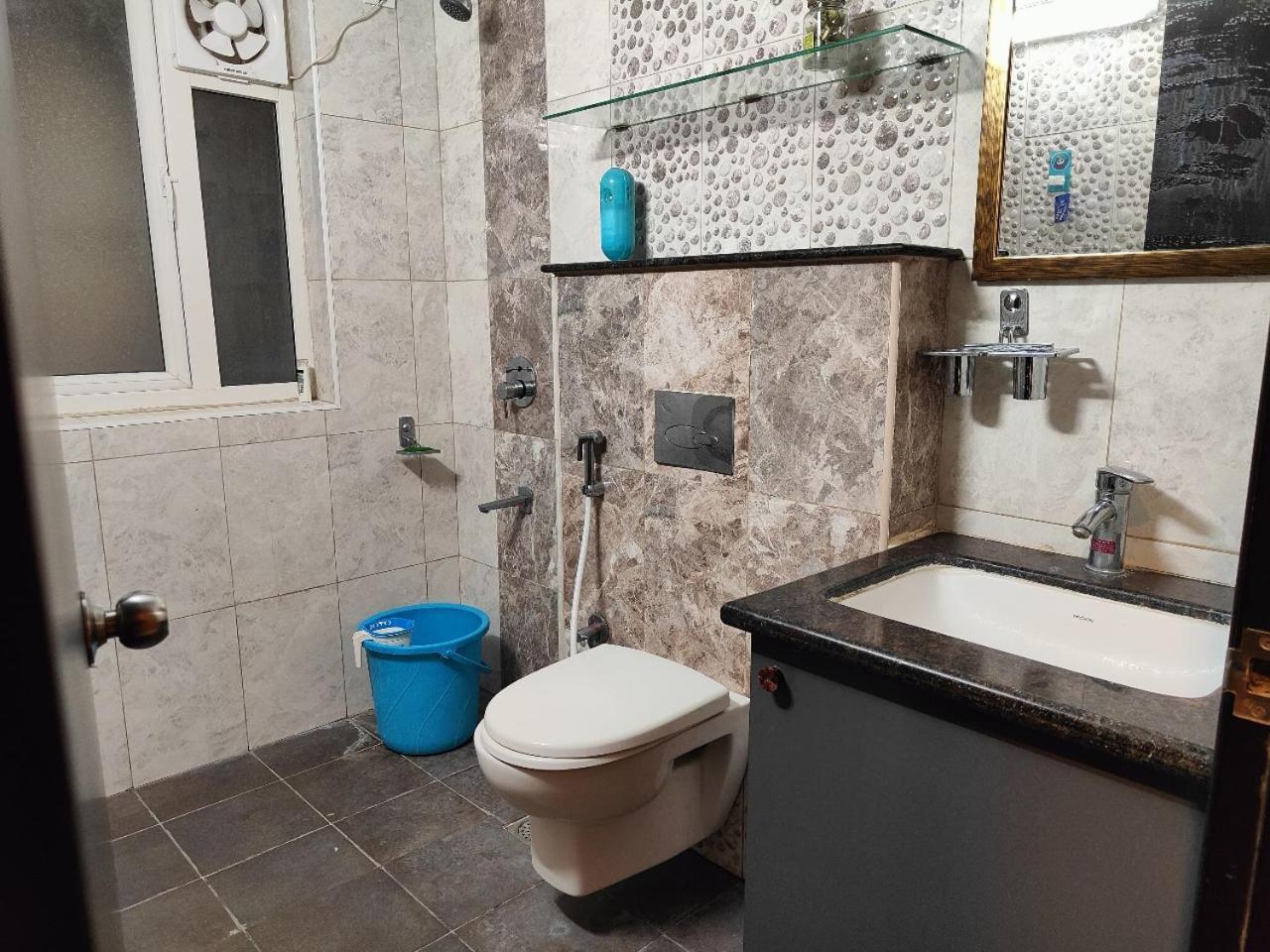 Apartment 3bhk At High Flr Nanny, Free Wifi, Made Food 19b