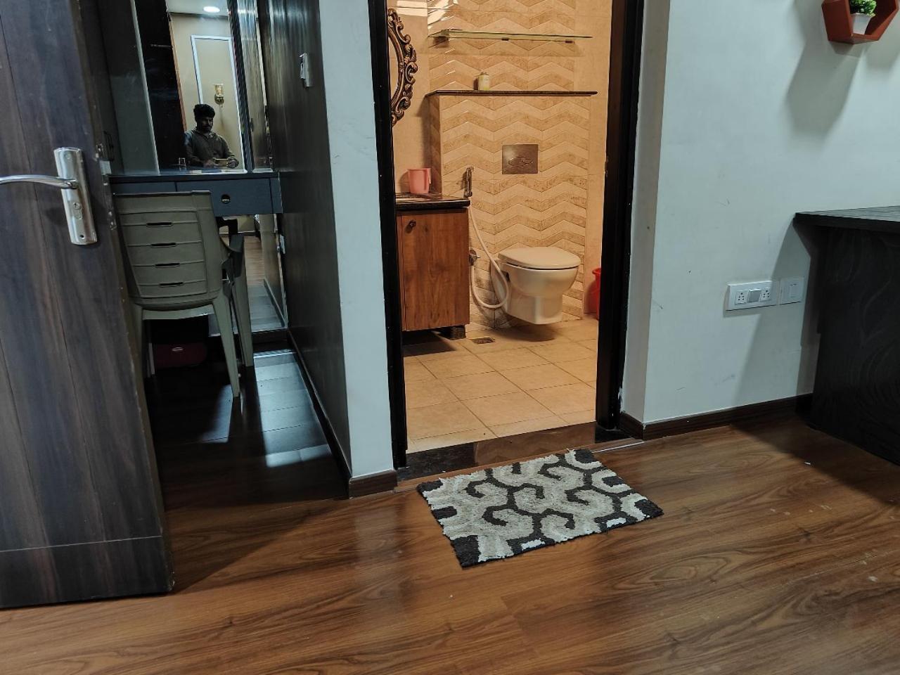 Apartment 3bhk At High Flr Nanny, Free Wifi, Made Food 19b *