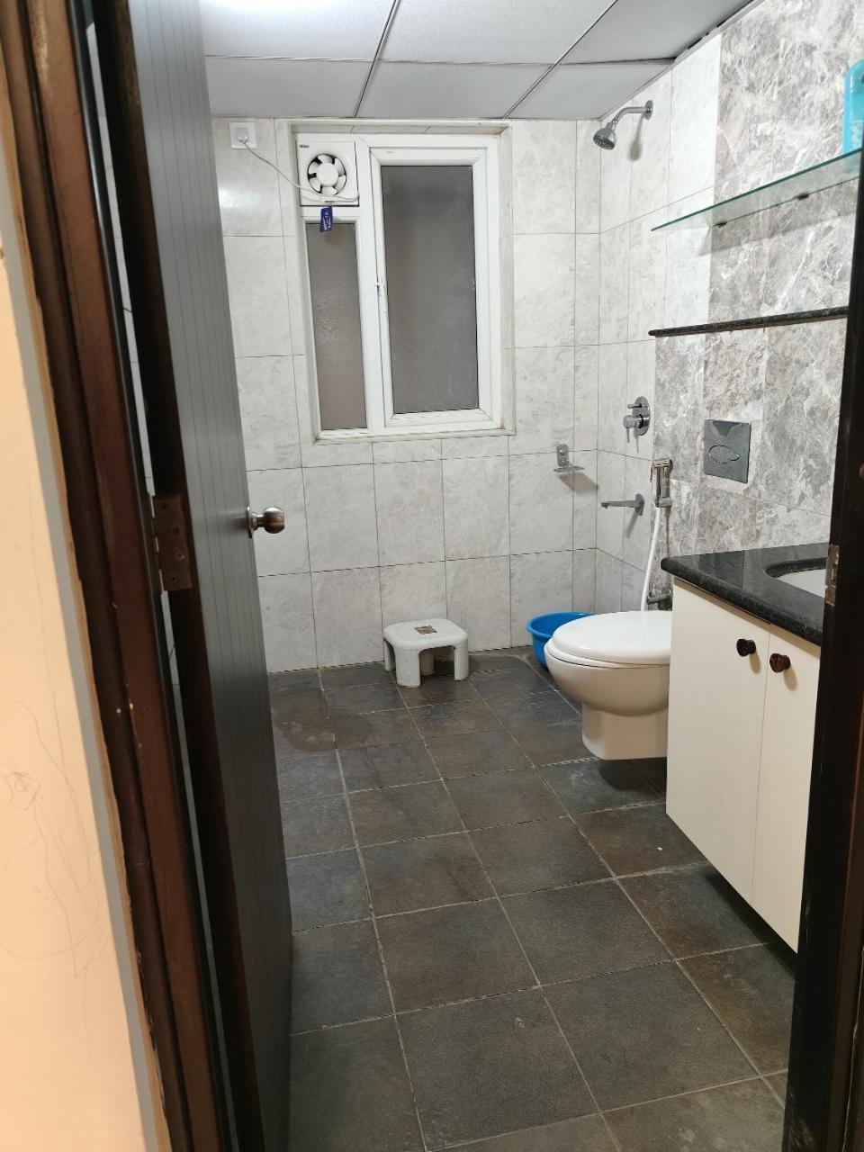 Apartment 3bhk At High Flr Nanny, Free Wifi, Made Food 19b *