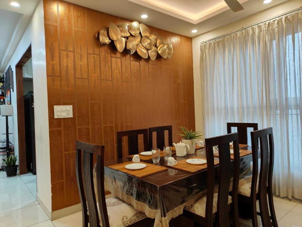 3bhk At High Flr Nanny, Free Wifi, Made Food 19b Apartment