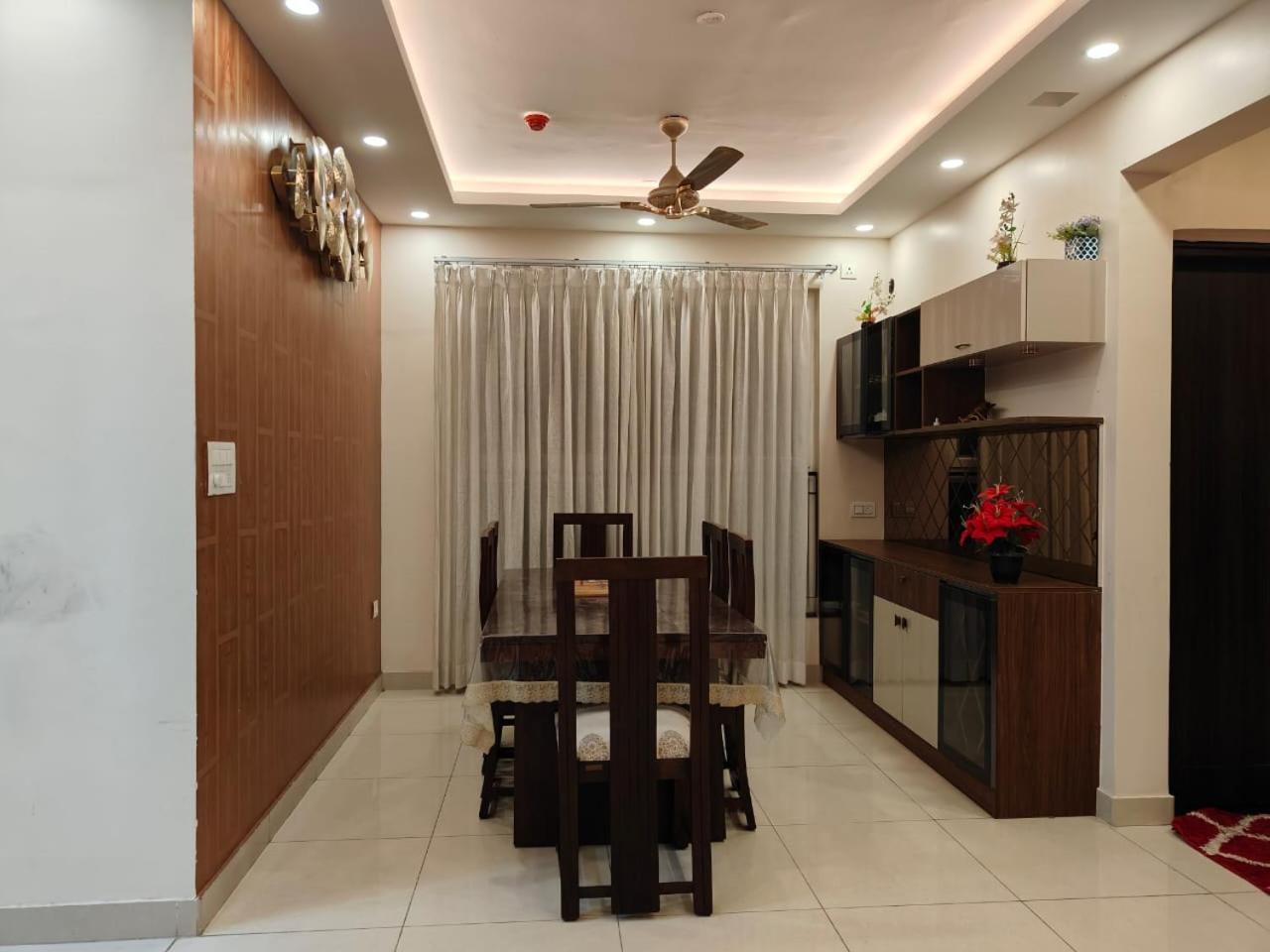 3bhk At High Flr Nanny, Free Wifi, Made Food 19b