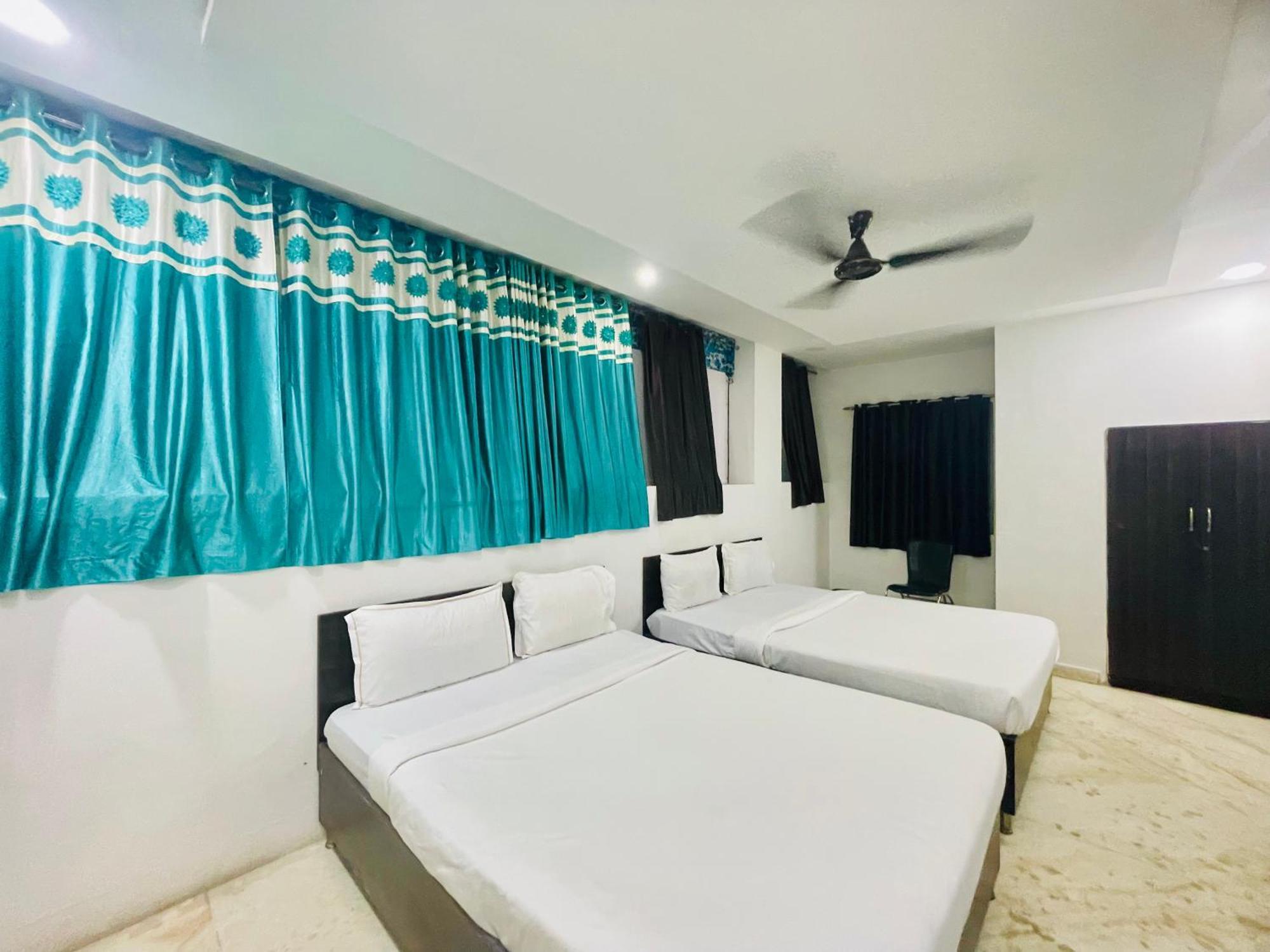 Rahat Comforts Hotel