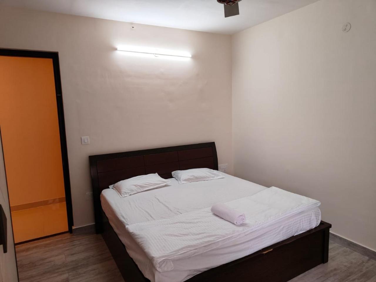 Apartment Spacious 3bhk High Floor East With Full Equipped Kitchen- 26a Bangalore