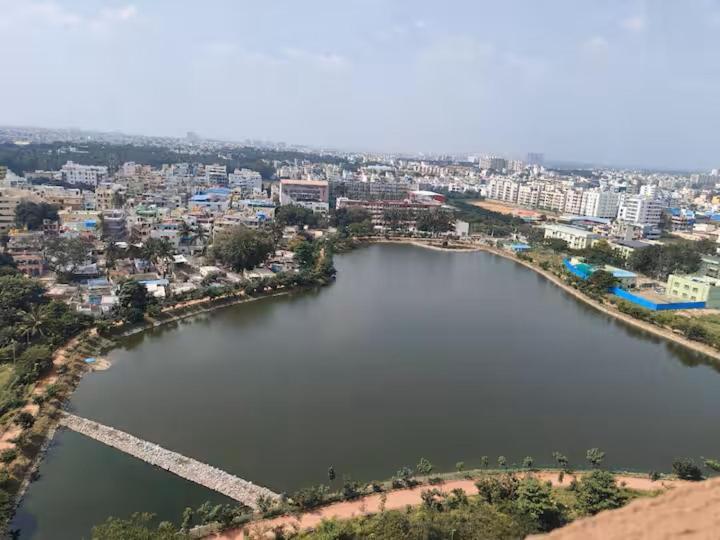 Spacious 3bhk High Floor East With Full Equipped Kitchen- 26a