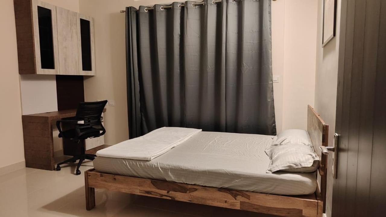 Spacious 3bhk High Floor East With Full Equipped Kitchen- 26a * Bangalore