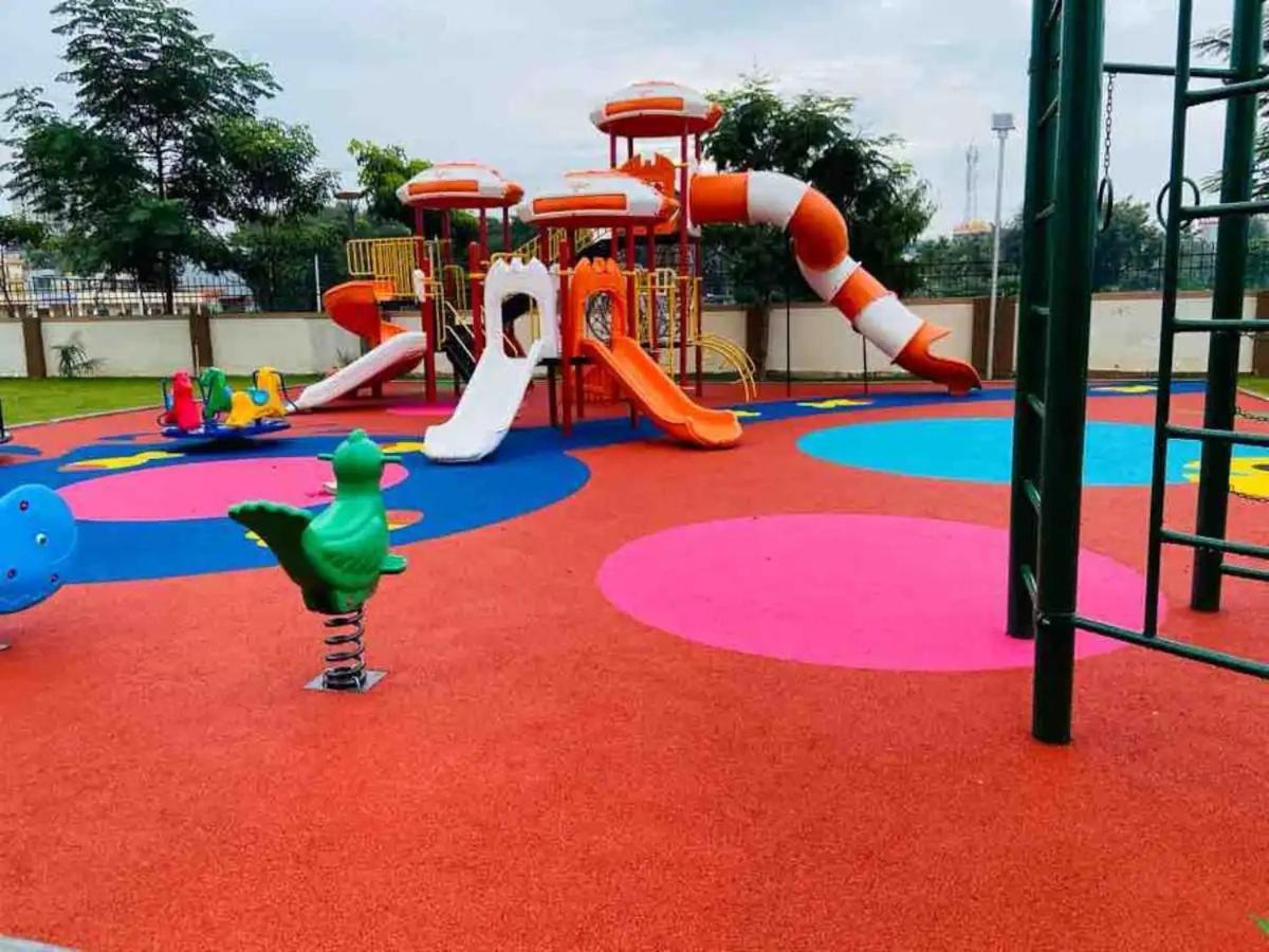 Spacious 3bhk High Floor East With Full Equipped Kitchen- 26a Apartment