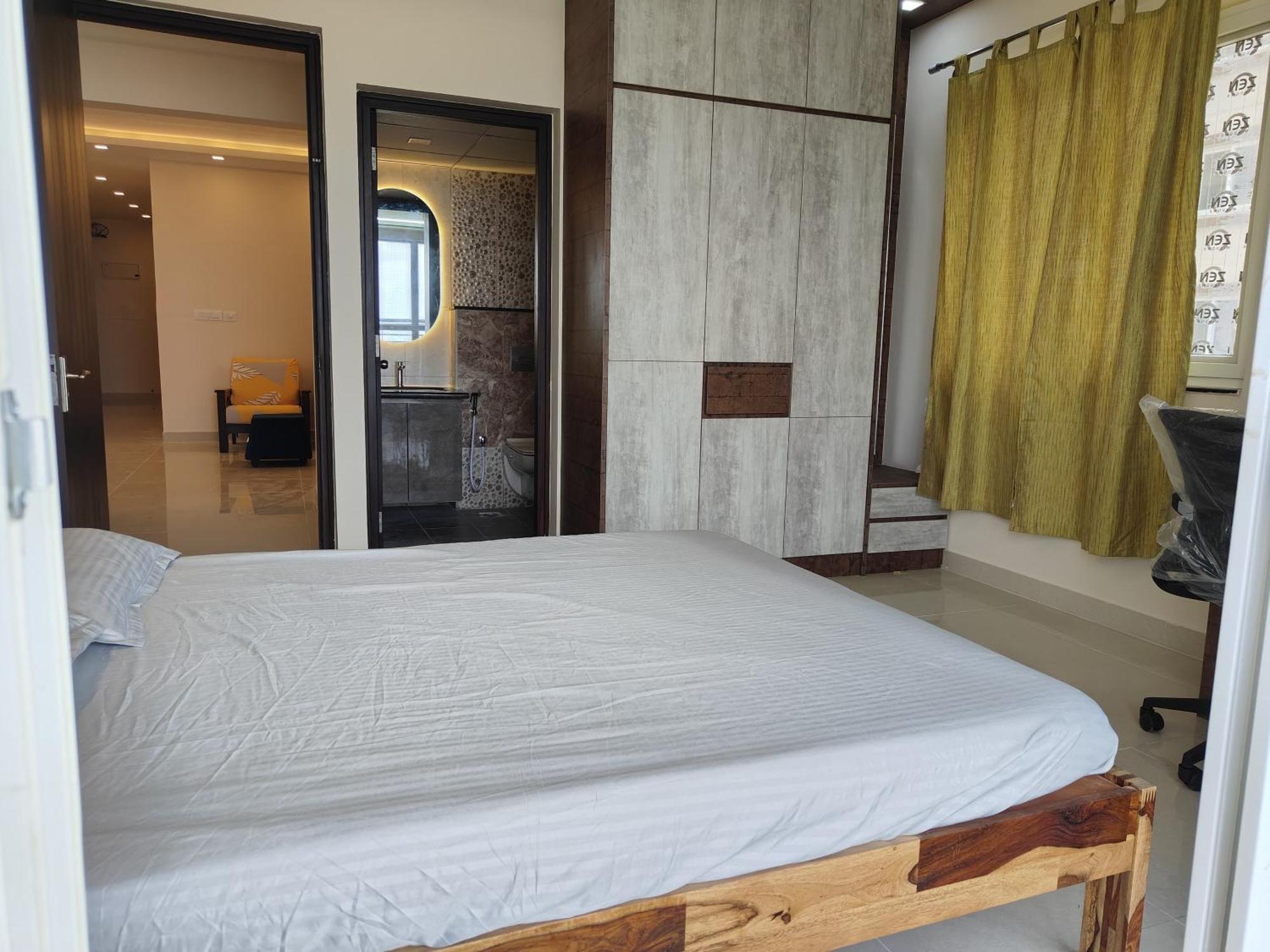 Spacious 3bhk High Floor East With Full Equipped Kitchen- 26a * Bangalore