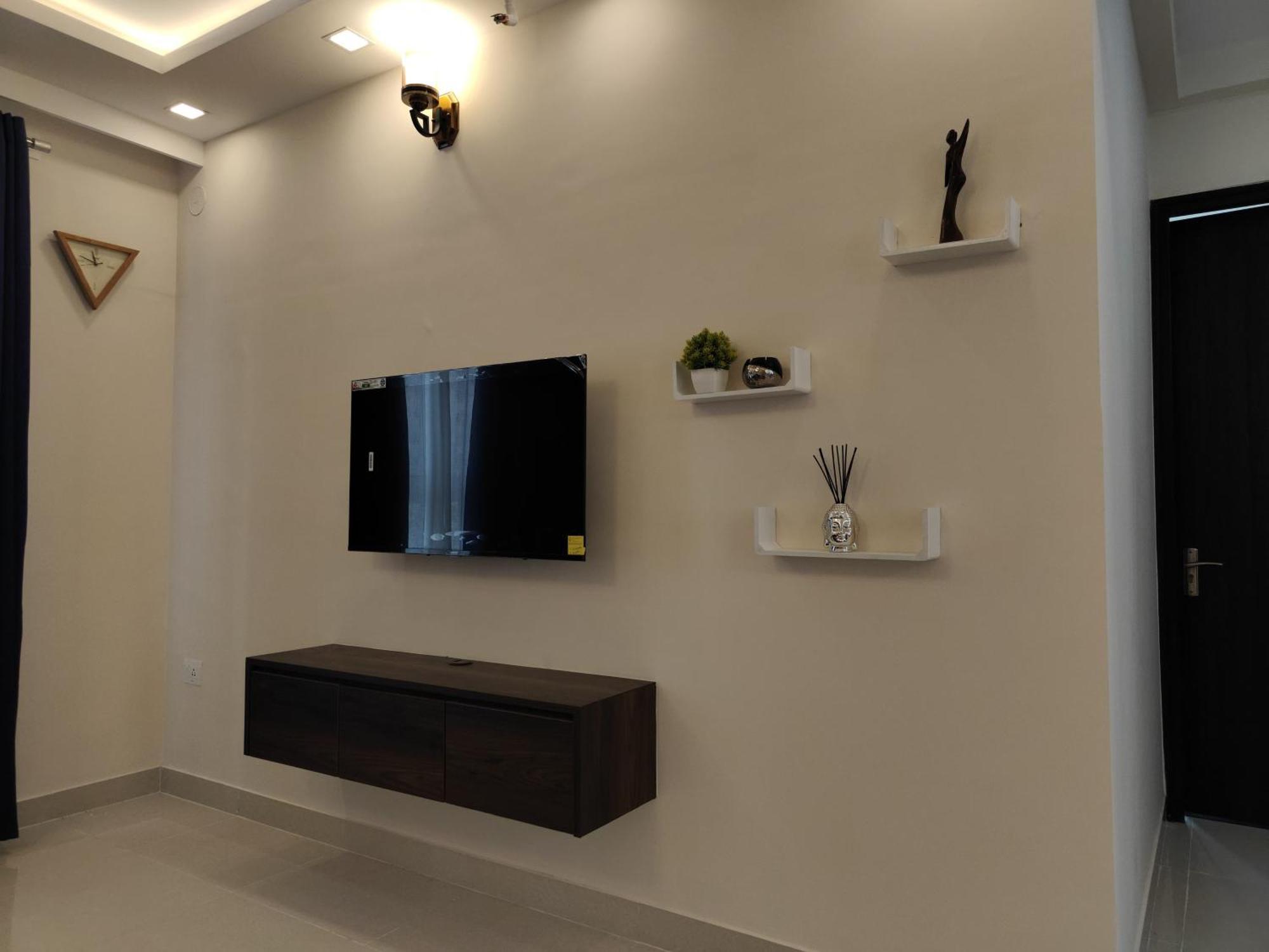 Spacious 3bhk High Floor East With Full Equipped Kitchen- 26a * Bangalore