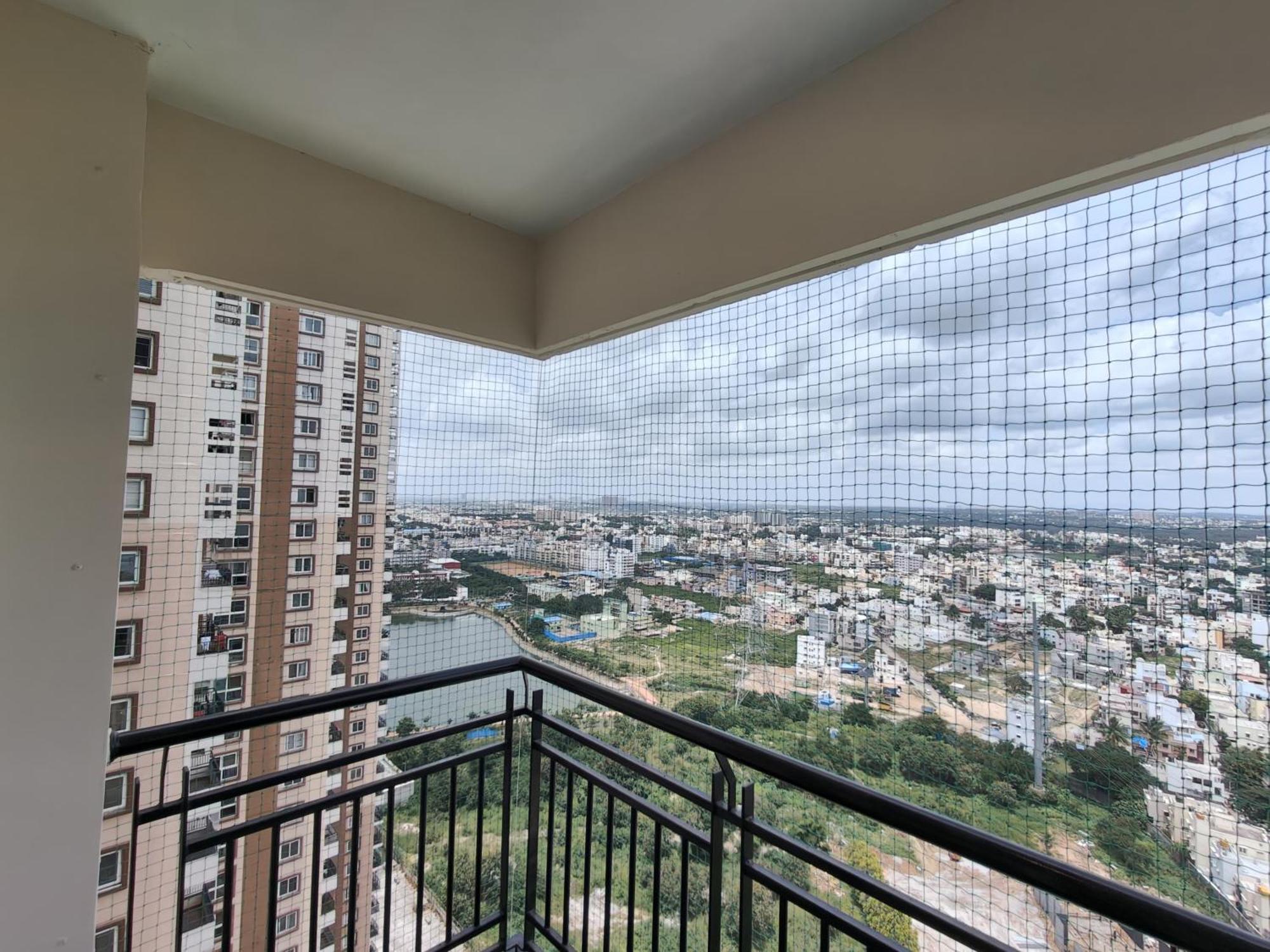 Apartment Spacious 3bhk High Floor East With Full Equipped Kitchen- 26a *