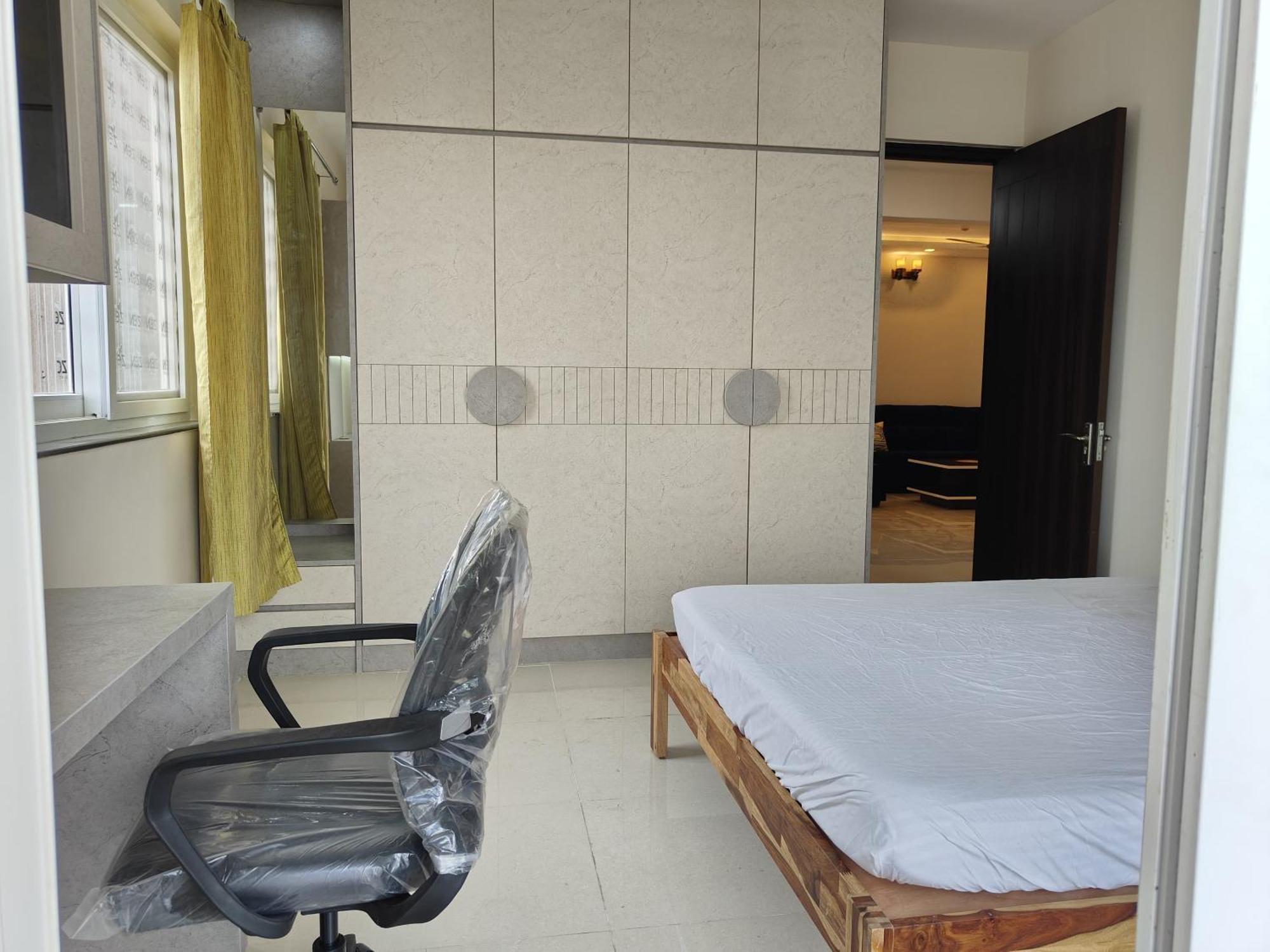 Spacious 3bhk High Floor East With Full Equipped Kitchen- 26a
