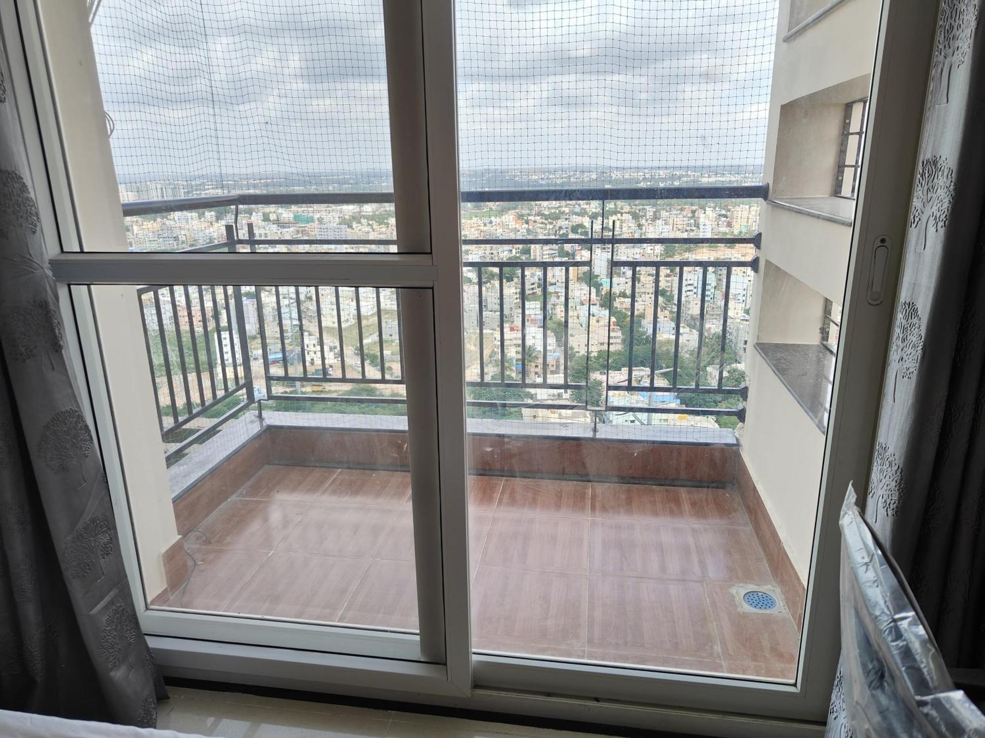 Spacious 3bhk High Floor East With Full Equipped Kitchen- 26a Apartment Bangalore