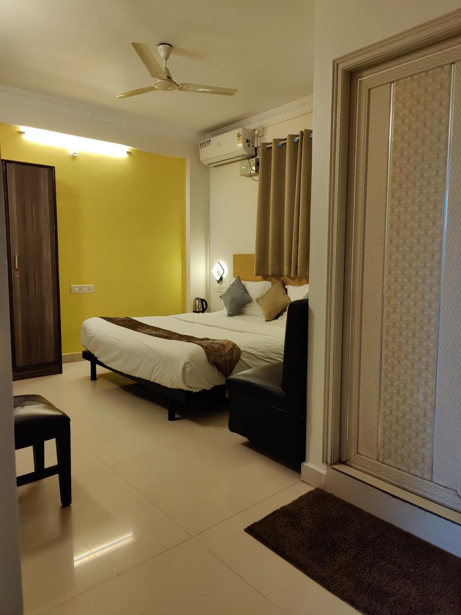 Sri Balaji Guest house *