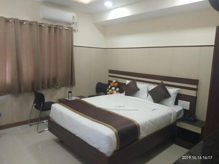 Anand Regency Majestic Hotel 2*