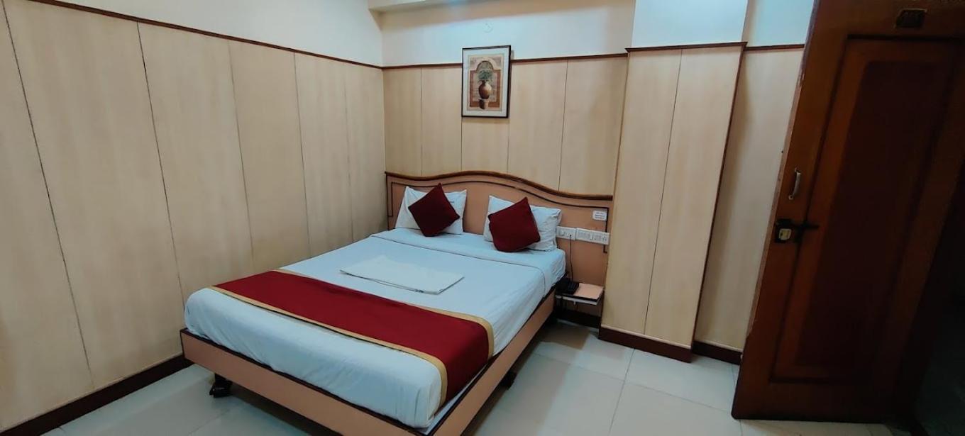 Anand Regency Majestic Hotel