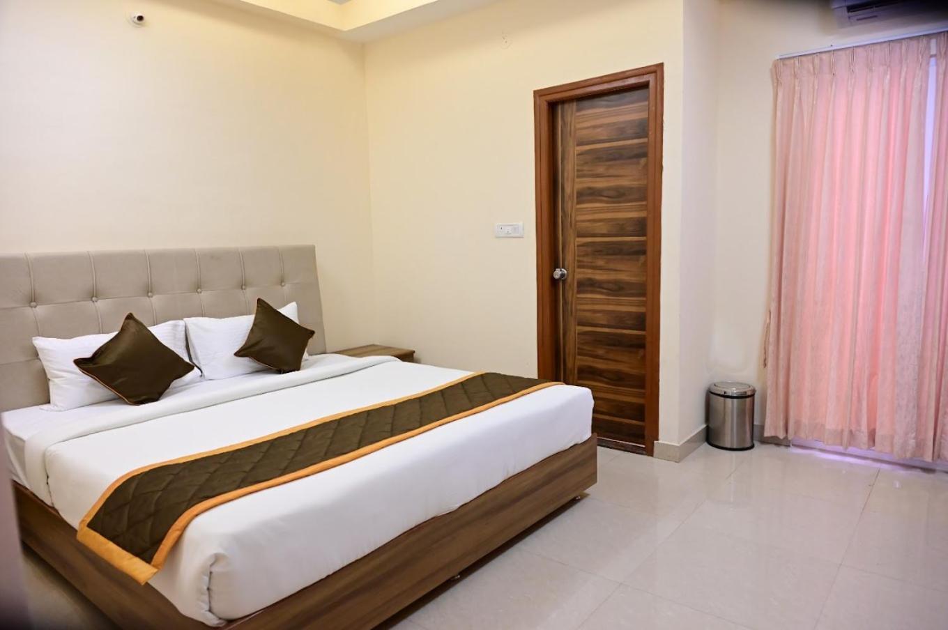 Anand Regency Majestic Hotel Bangalore