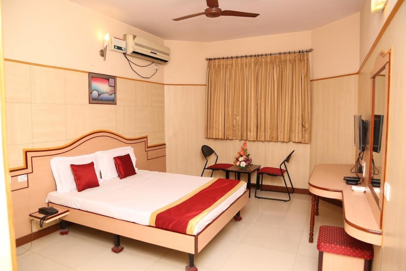 Anand Regency Majestic Hotel