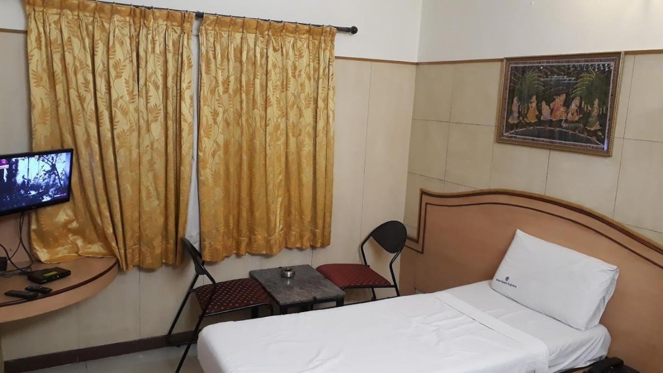 Anand Regency Majestic Hotel Bangalore