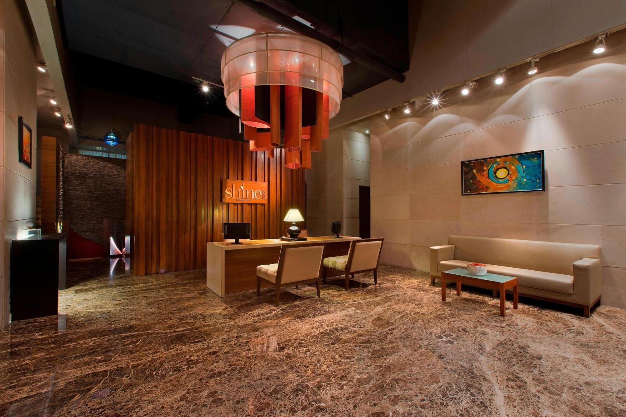 Hotel Sheraton Grand At Brigade Gateway