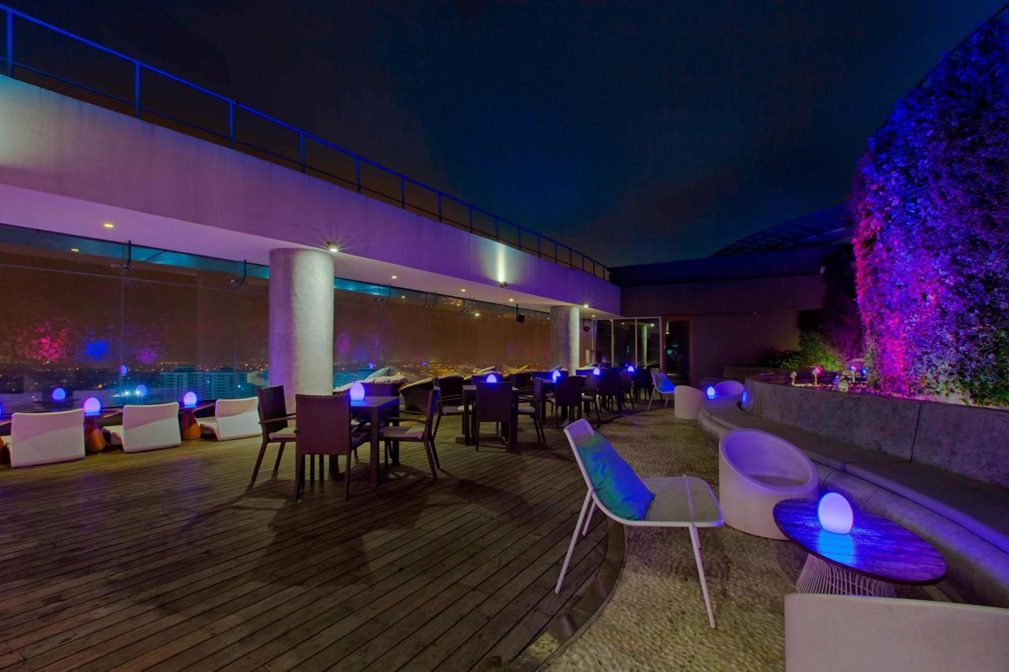 Hotel Sheraton Grand At Brigade Gateway