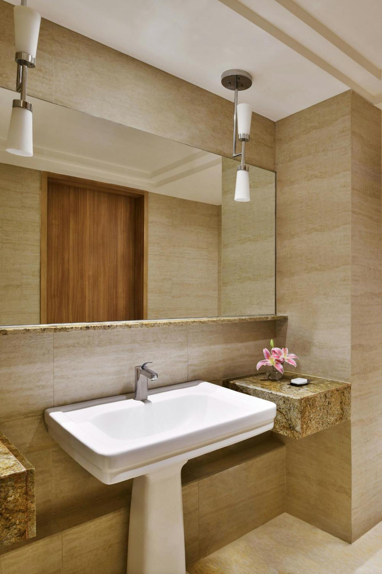 Hotel Marriott Whitefield 5*