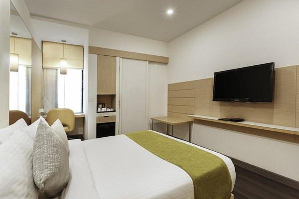 Hotel Sarovar Portico Outer Ring Road 4*