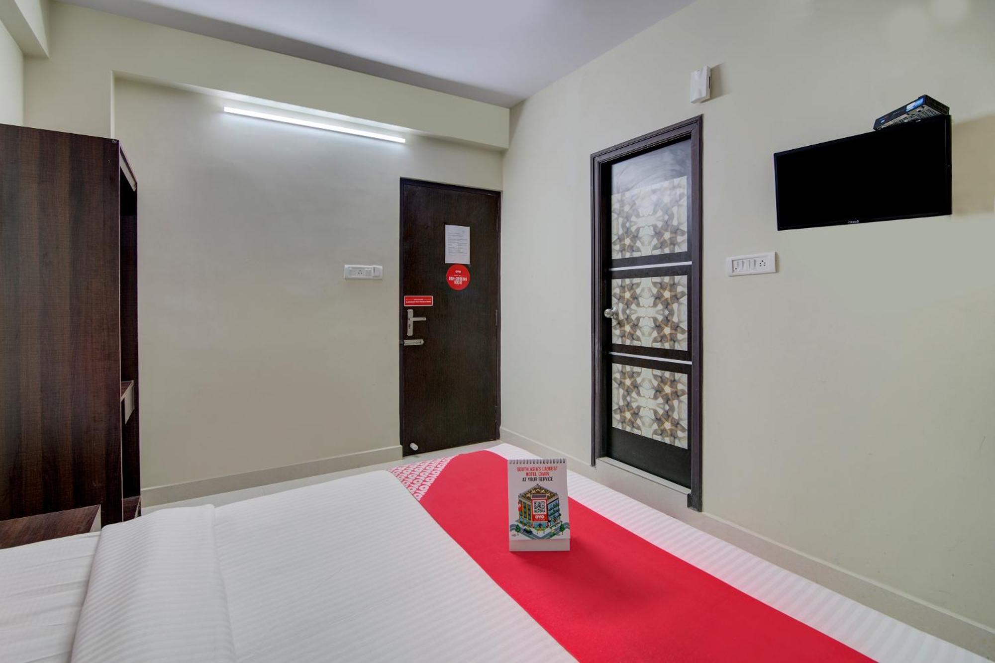 Hotel O Varcity Plaza