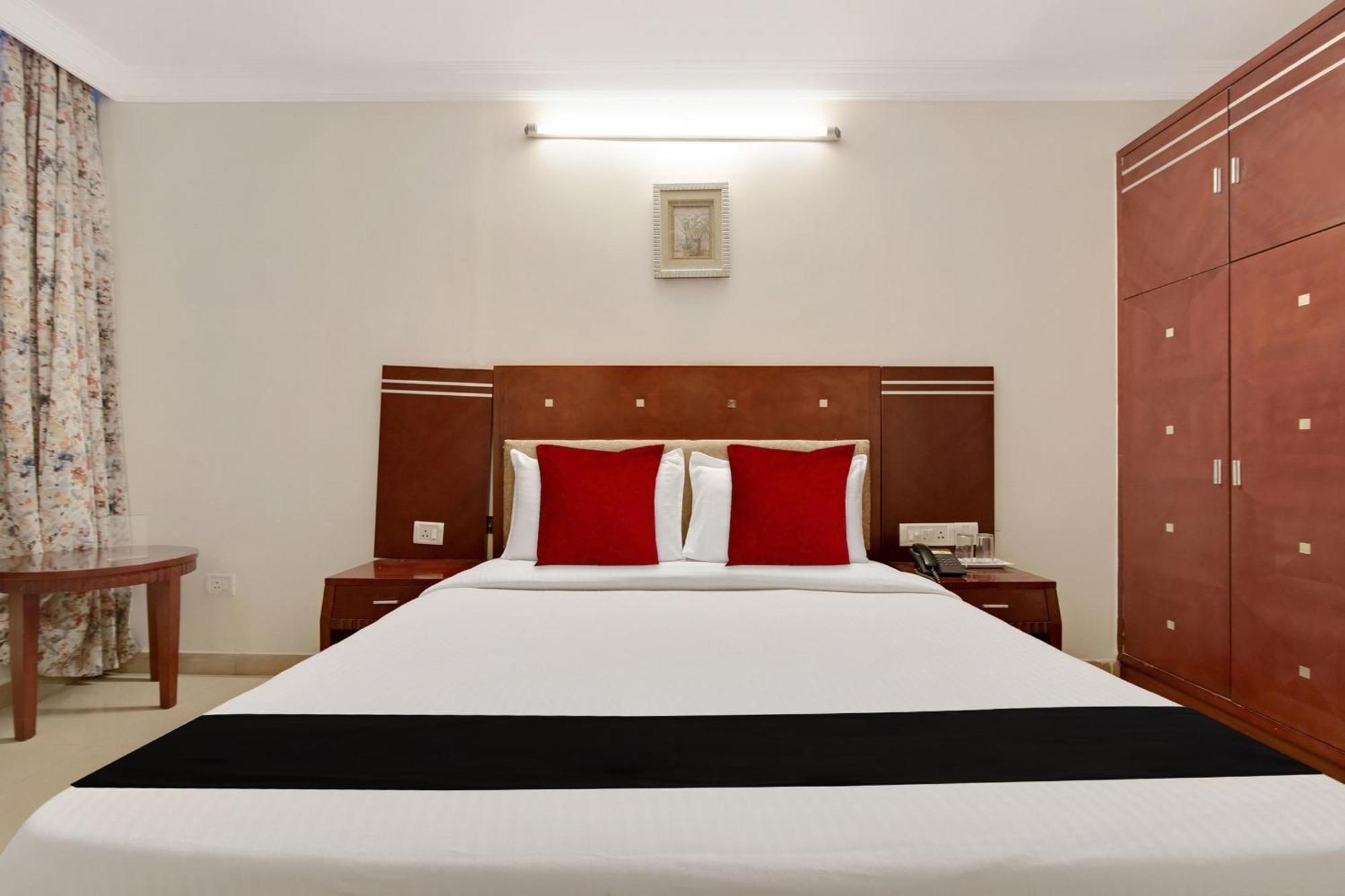 Capital O Elegant Amethyst Business Near Ragigudda Sri Prasanna Anjaneyaswamy Temple 3* Bangalore