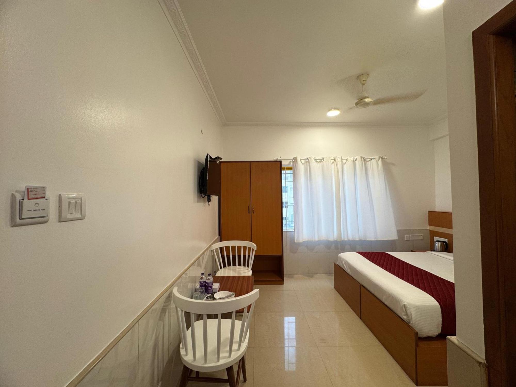 Srinidhi Residency Murugeshpalya 3*