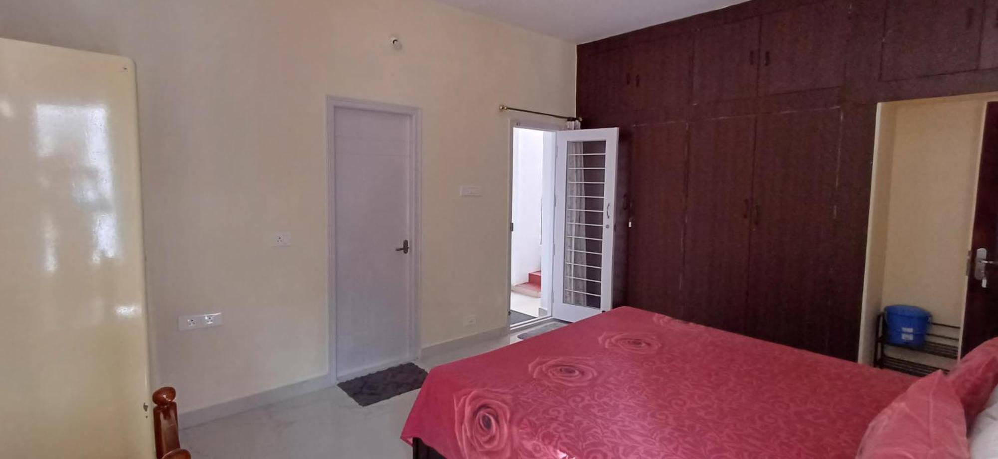 Crystal Homes Homestay *