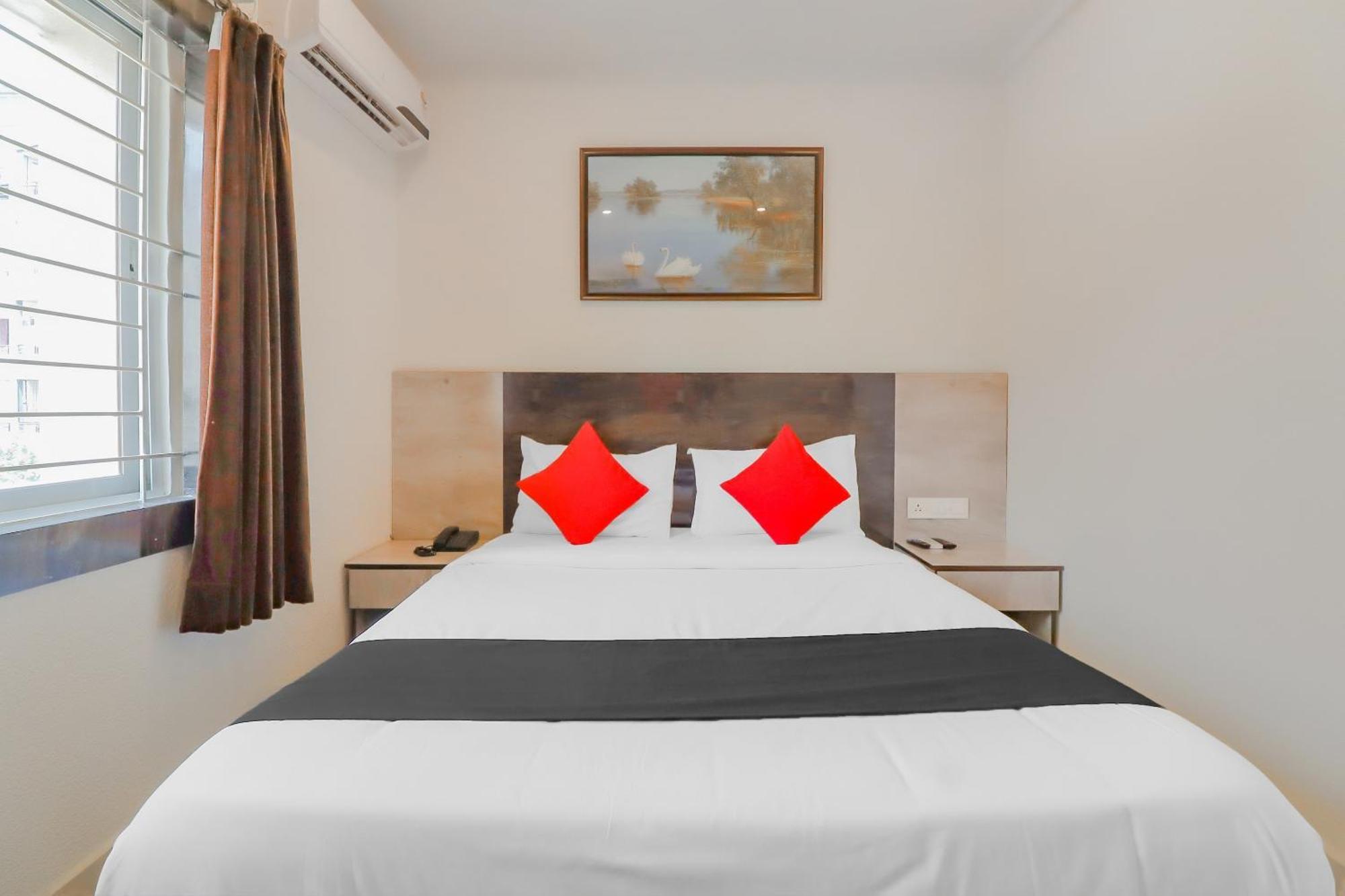 Hotel Capital O Royal Galaxy Finesse Near Phoenix Marketcity 3*