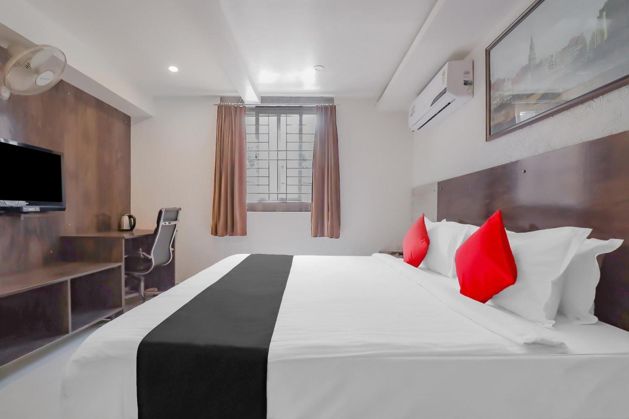 Capital O Royal Galaxy Finesse Near Phoenix Marketcity Hotel Bangalore