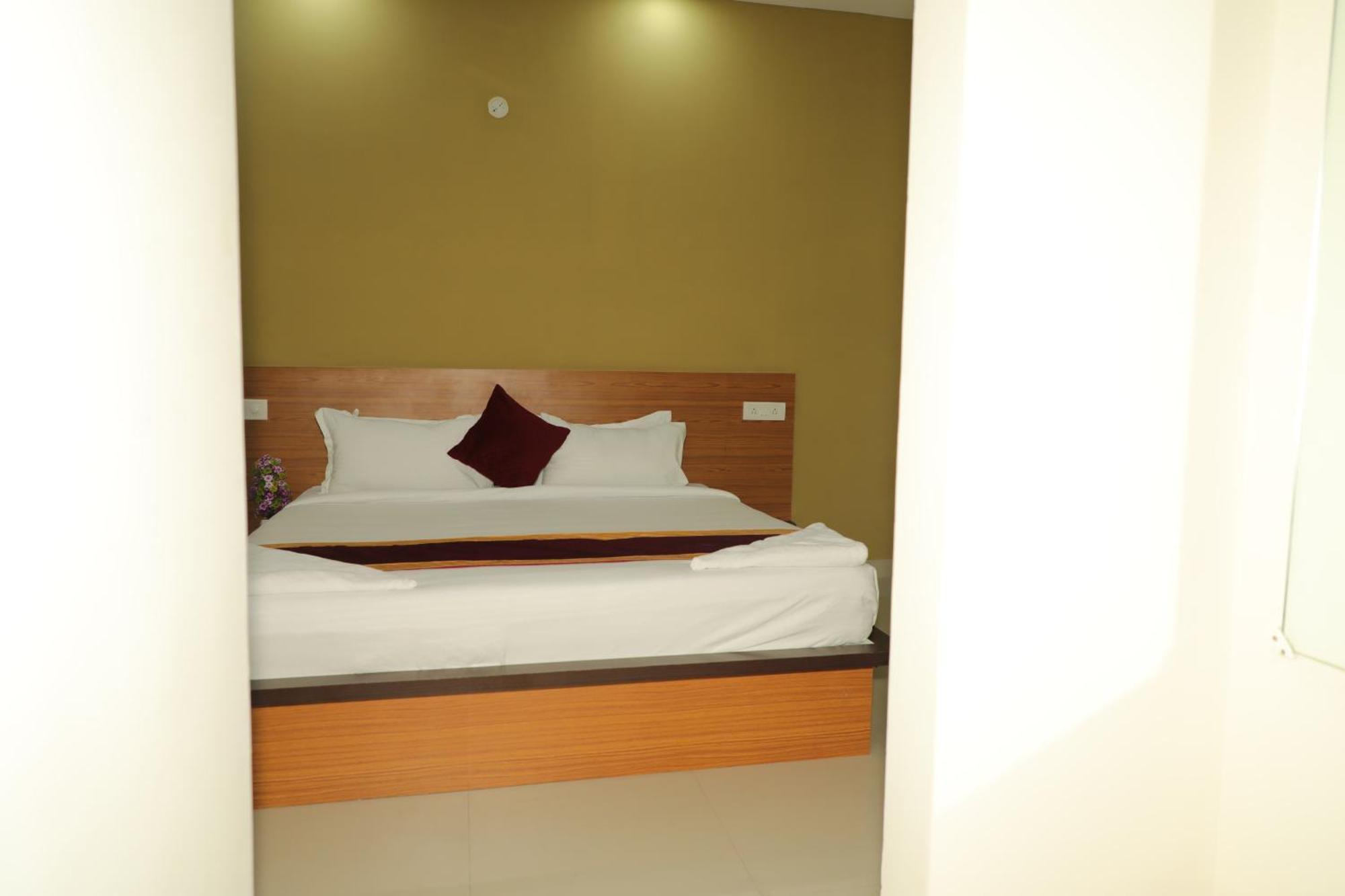 Hotel Shri Durga International 2*