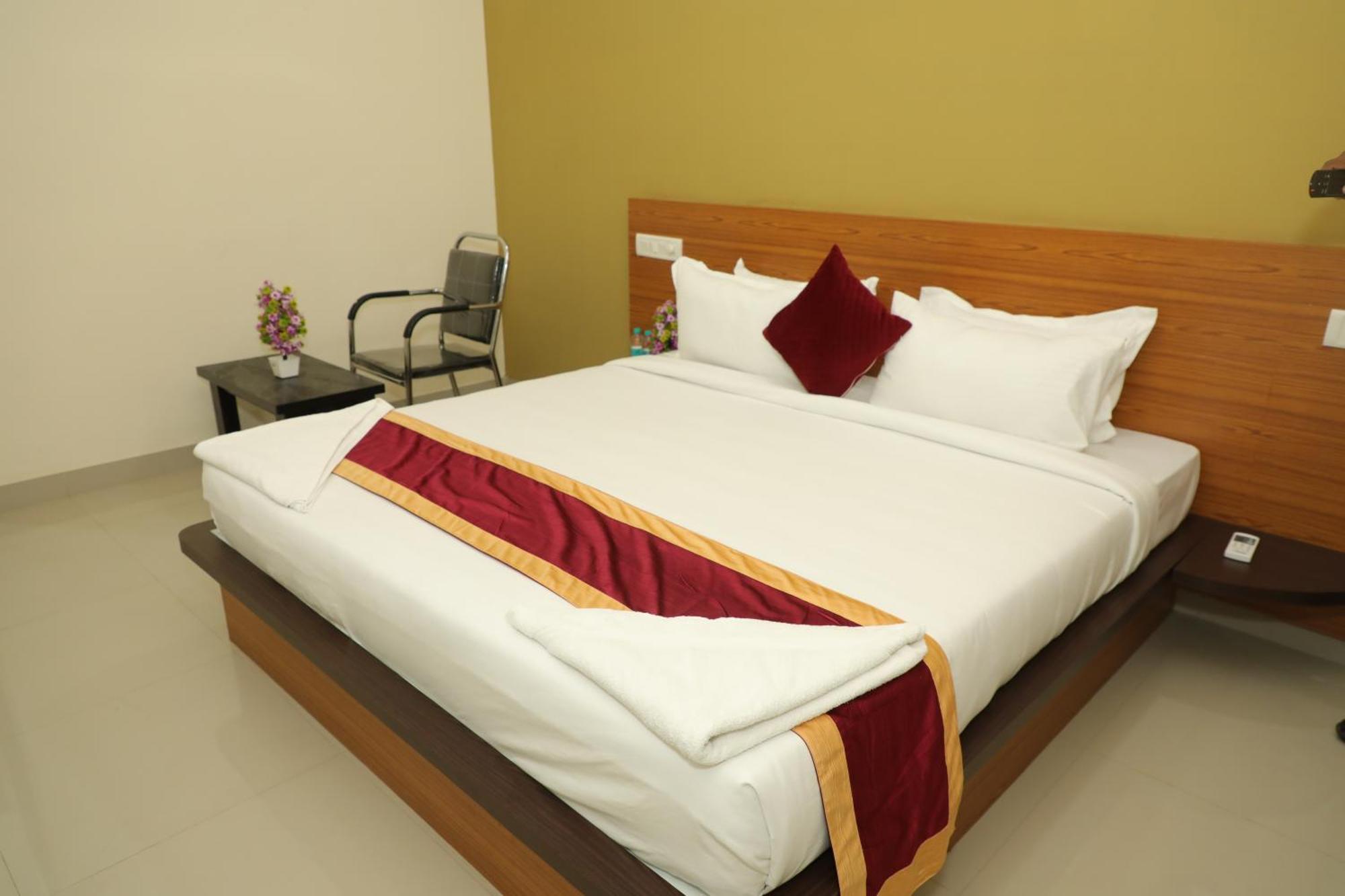 Shri Durga International Hotel