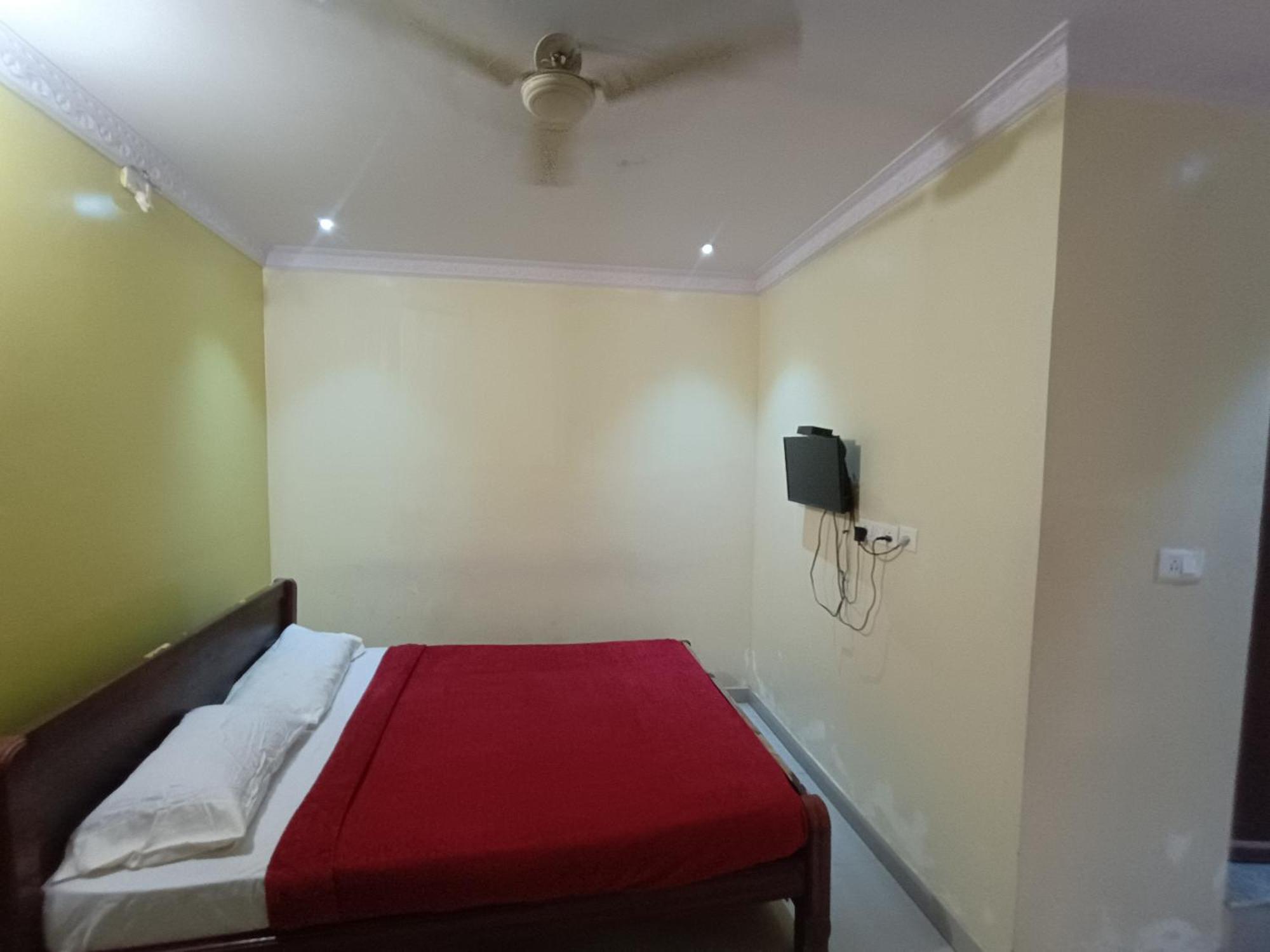 Malnad Grand Hotel 2*